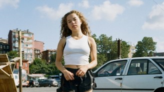 Nilüfer Yanya Is In Pursuit In Her Video For ‘H34T RISES,’ A Reworked ‘Miss Universe’ Song