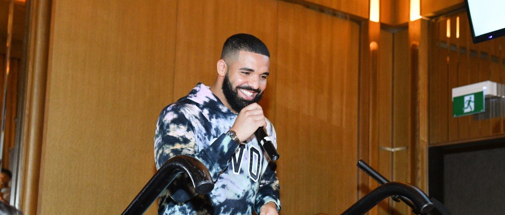Drake Fans Are Having Fun With Memes About Him Getting Booed
