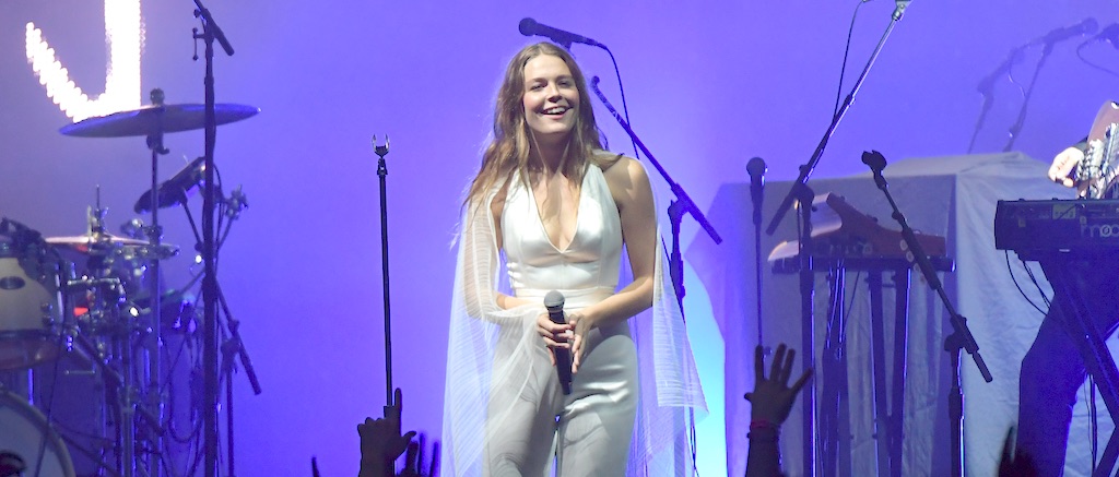 maggie-rogers-getty-top.jpg