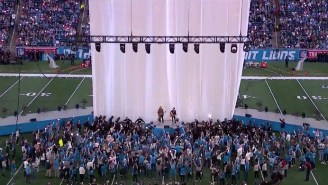 A Power Outage At Bears-Lions Interrupted The Thanksgiving Day Halftime Show