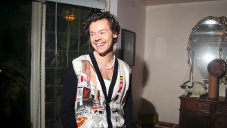 Harry Styles Uses A Banana To Perfectly Clap Back At Critics Of Him Wearing A Dress
