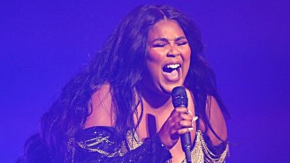 Lizzo Volunteered At A Food Bank To Help Brushfire Victims While Touring Australia