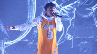 Roddy Ricch Pays Tribute To Kobe With A Claustrophobic Performance Of ‘The Box’ On ‘The Tonight Show’