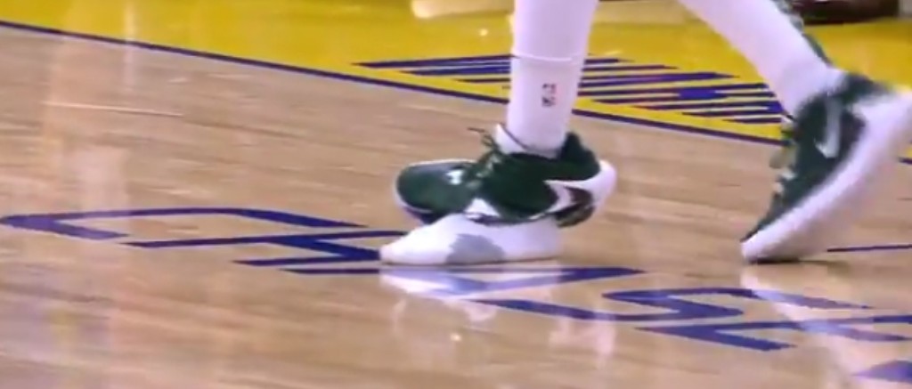 Wes Matthews Pulled A Zion And Had His Foot Exploded Through His Shoe