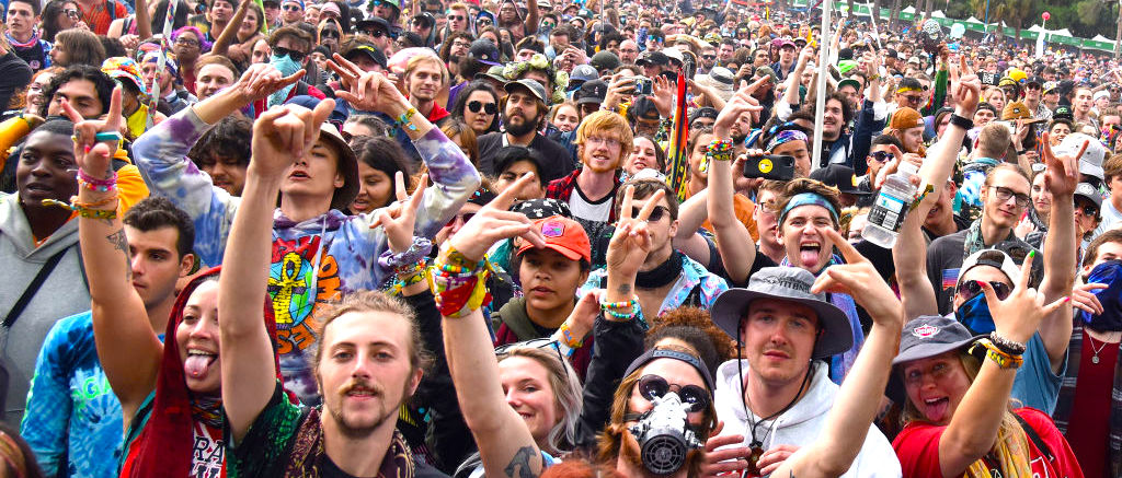 music-festival-crowd.jpg