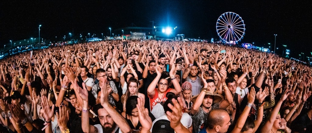 festival-crowd.jpg