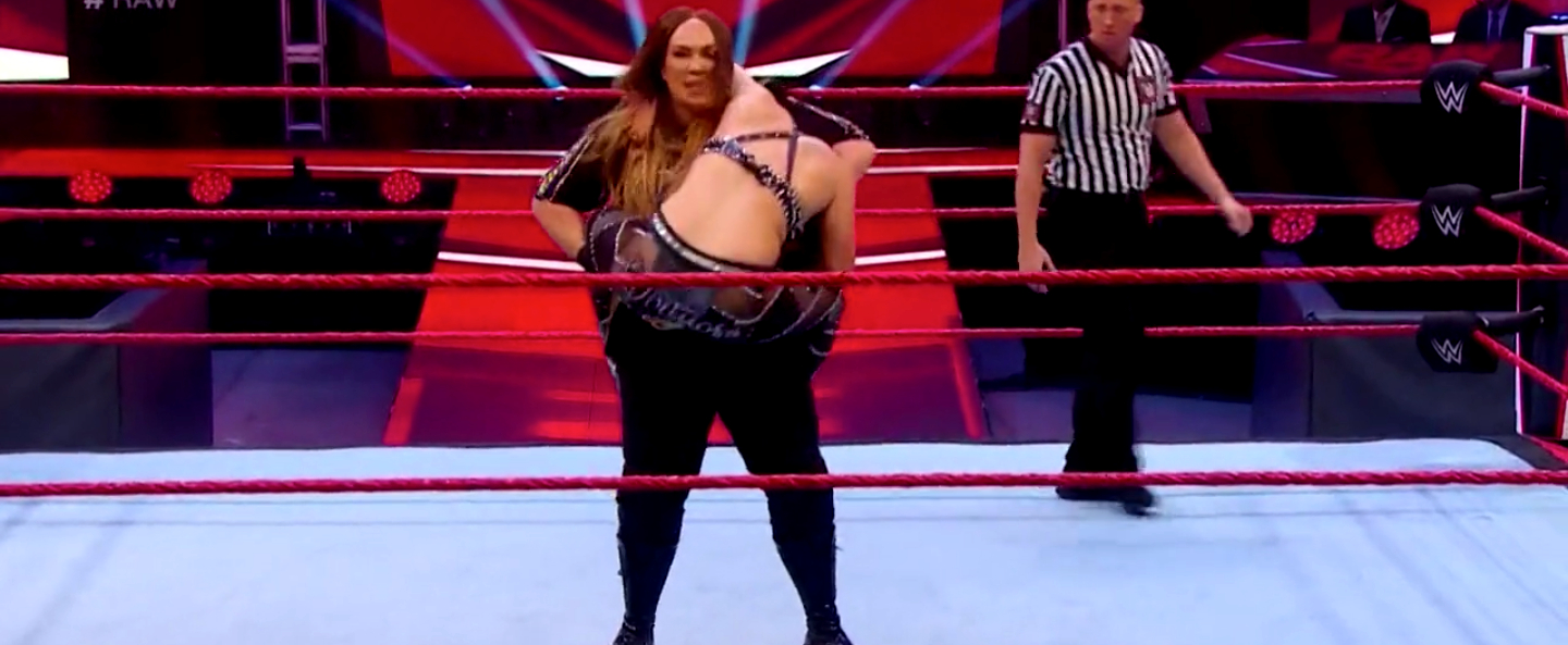Wwe Diva Nia Jax Sexy Video - Nia Jax's Brought Paige's Finishing Move Back To WWE