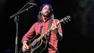Anti-Vaxers Protested Outside Of A Foo Fighters Concert That Was For Vaccinated Fans Only