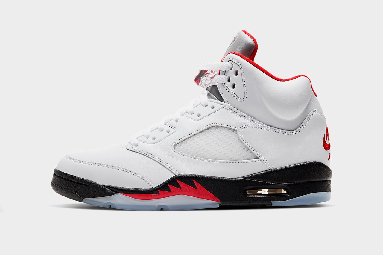 travis scott jordan 5s