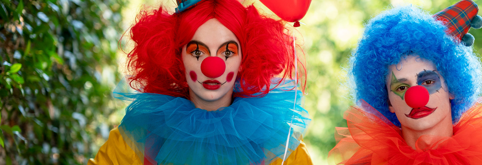 Превратился в клоуна. Арахамия клоун. Клоун с красными волосами. Клоун с фиолетовыми волосами. Клоун с белыми волосами.