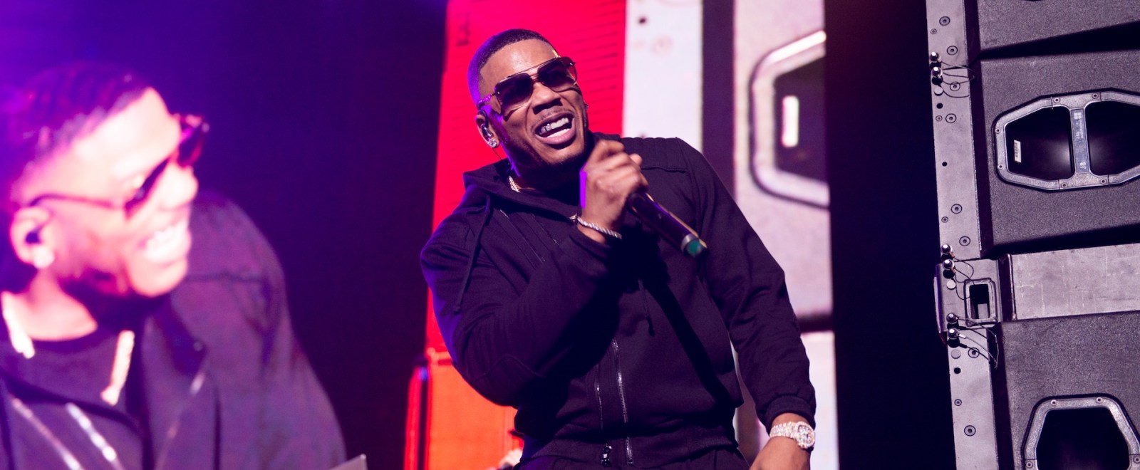 Fans Shaded Young Viewers For Not Knowing Who Nelly Was During His 2020 AMAs Performance