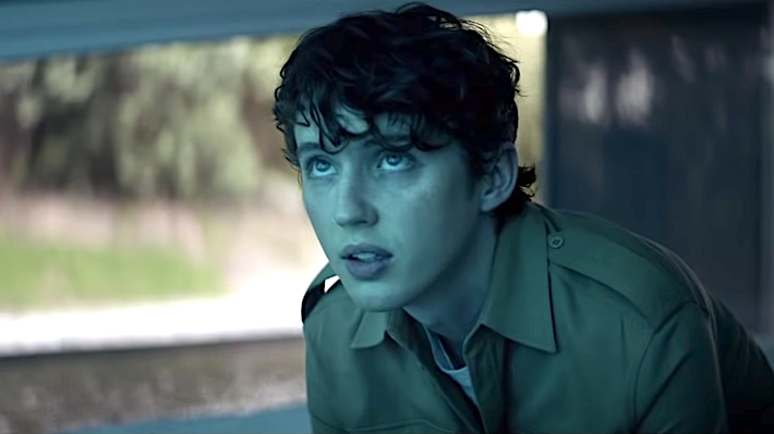 [WATCH] Troye Sivan's 'Easy' Video Wallows In Heartbreak