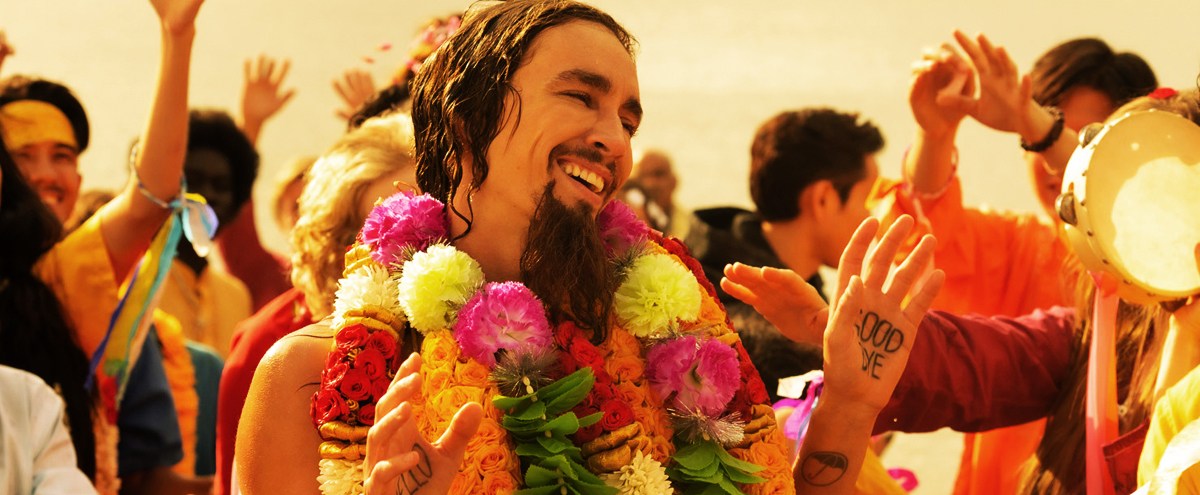 Robert Sheehan On ‘The Umbrella Academy’ Scene Inspired By ‘Requiem For A Dream’ And, Well, Cults