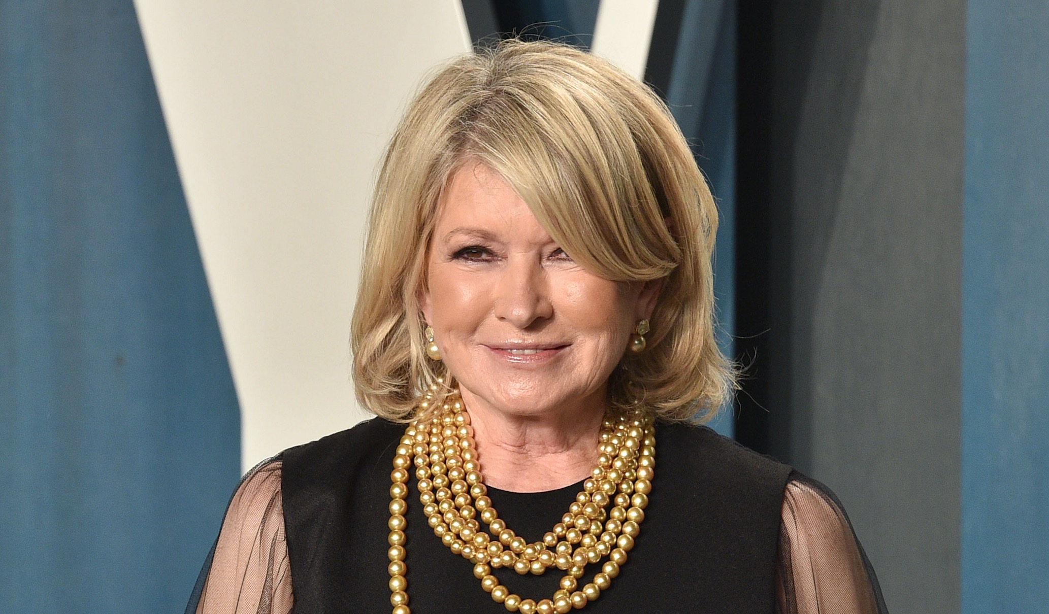 Martha Stewart Agrees That Her Sultry Pool Selfie Was ‘definitely A 