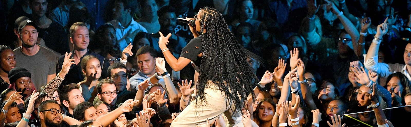 mtv-vmas.jpg