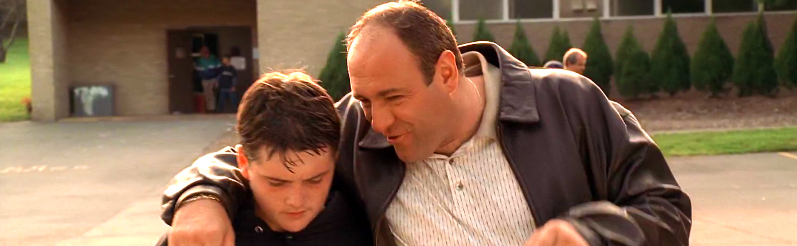 Sopranos303-grid-gandolfini.jpg