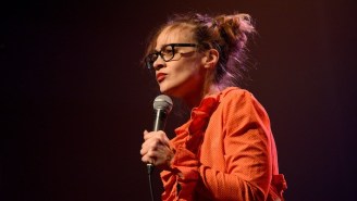 Fiona Apple Reckons If She Wins A Grammy In 2021, She’ll Smash It On Stage With A Sledgehammer