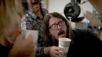 Dave Grohl Revives His Classic ‘Fresh Pots’ Sketch For A Hilarious New Video