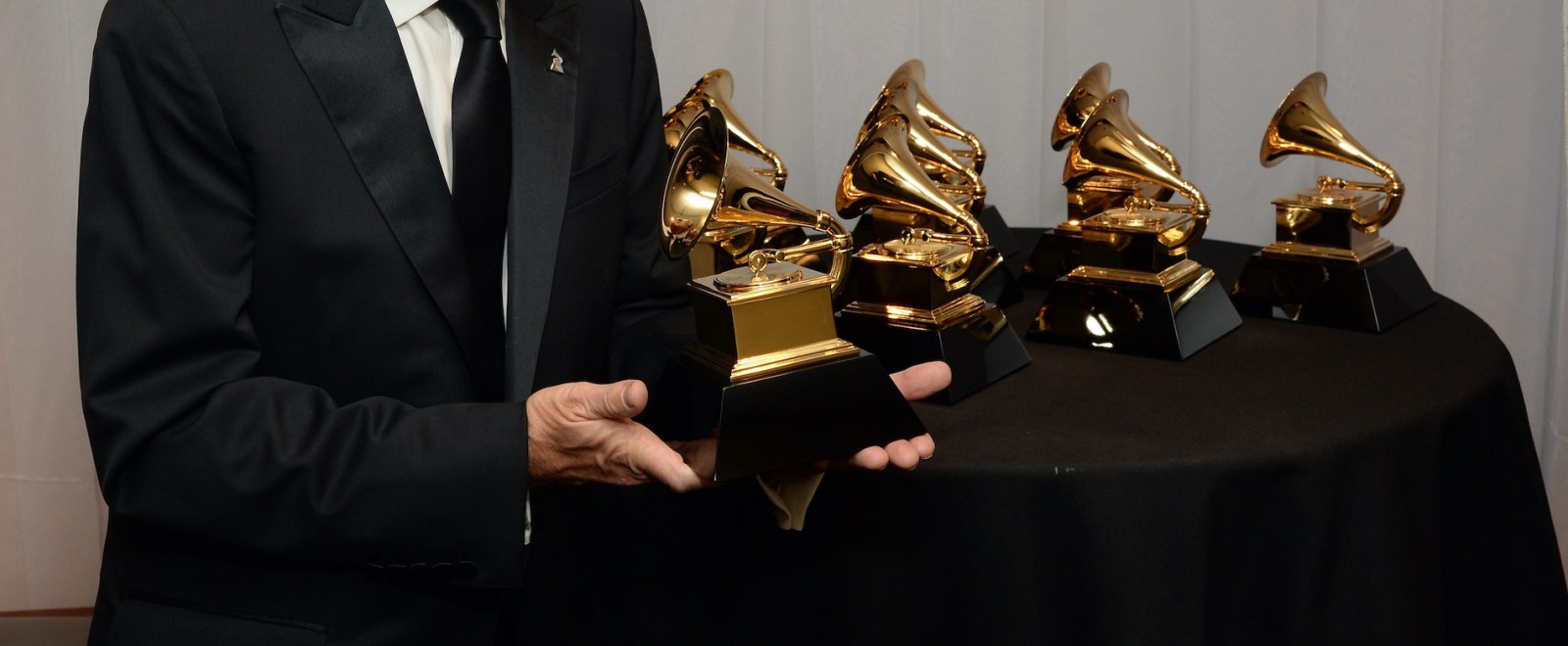 grammy-award-trophies-trophy-grammys-getty-full.jpg