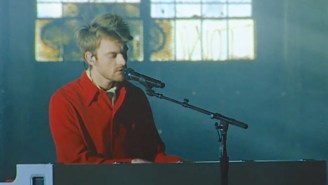 Finneas Expresses Gratitude In His ‘Another Year’ Performance On ‘Fallon’