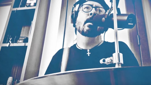 Watch Dave Grohl and Greg Kurstin Cover Peaches