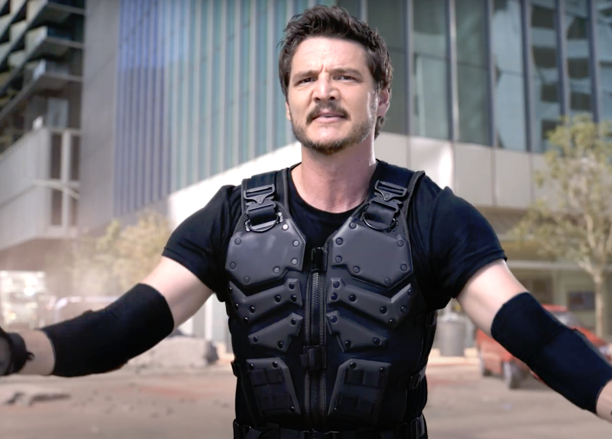 Pedro Pascal hat triple frontier