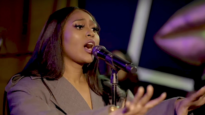 Jazmine Sullivan's NPR Tiny Desk Concert Shows Her Powerhouse Vocals