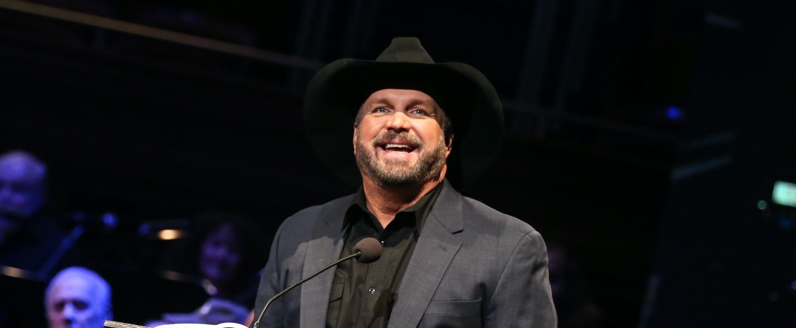 garth-brooks-getty-full.jpg