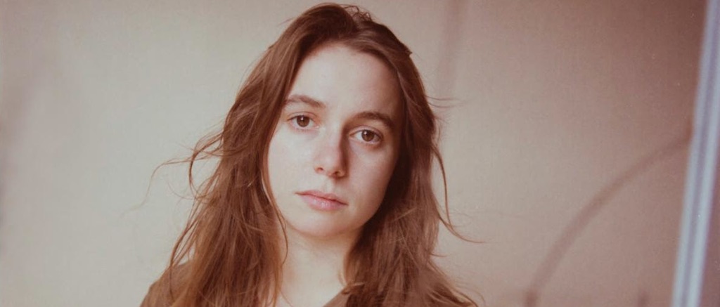 julien-baker-Alysse-Gafkjen-top.jpg