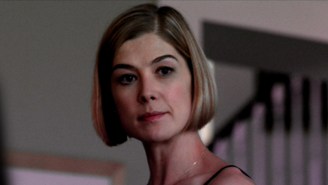 ‘I Care Alot’ Proves That Deranged Rosamund Pike Is The Best Rosamund Pike