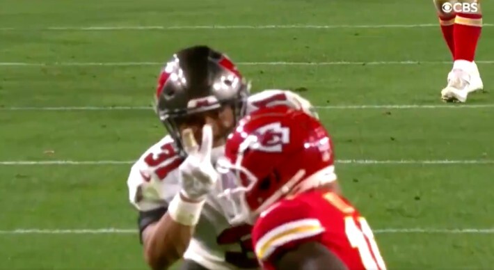 Antoine Winfield Jr. Taunted Tyreek Hill With His Signature Deuces