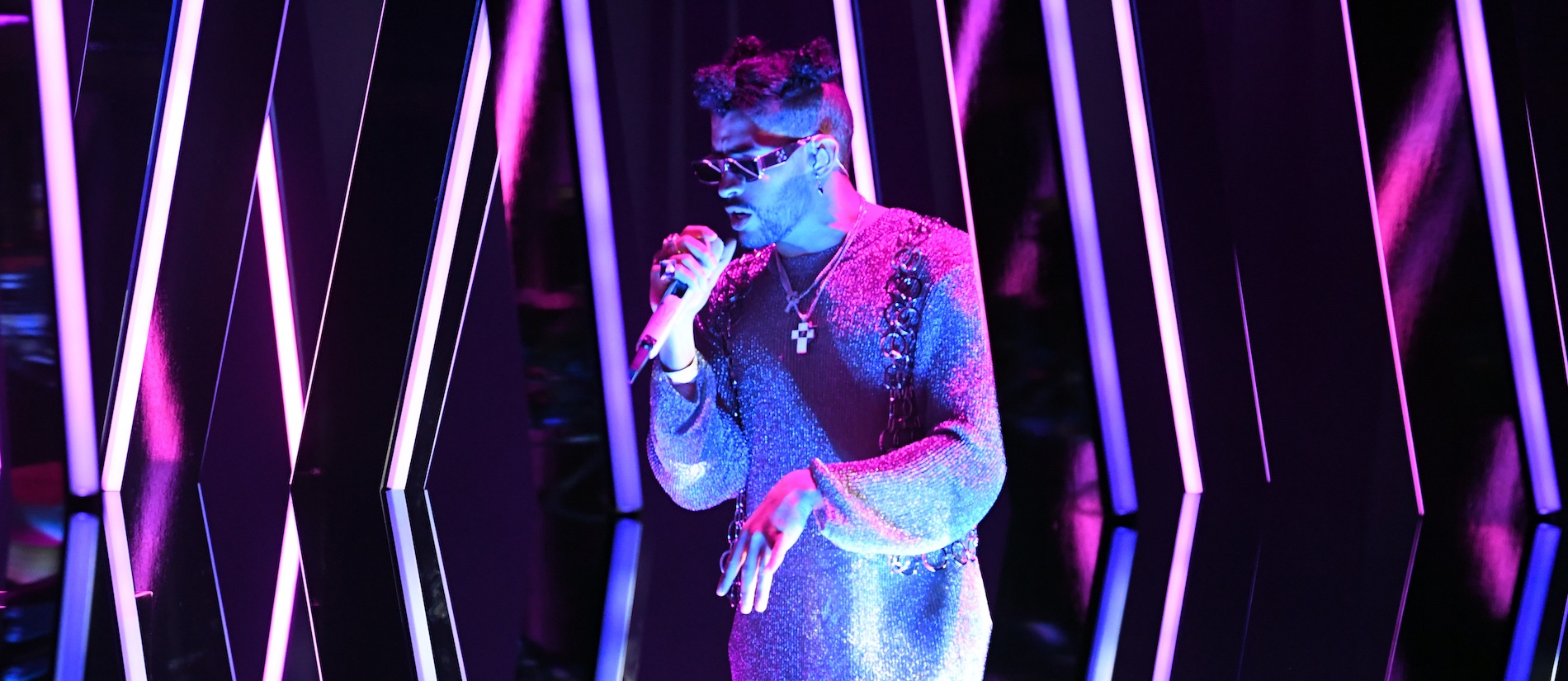 Bad Bunny And Jhay Cortez Give A NeonColored Performance Of ‘Dákiti