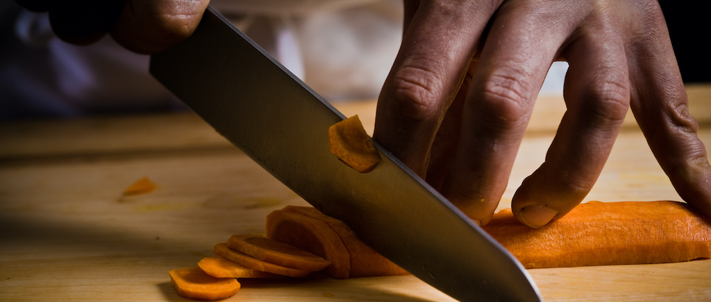 slicing-carrot.jpg