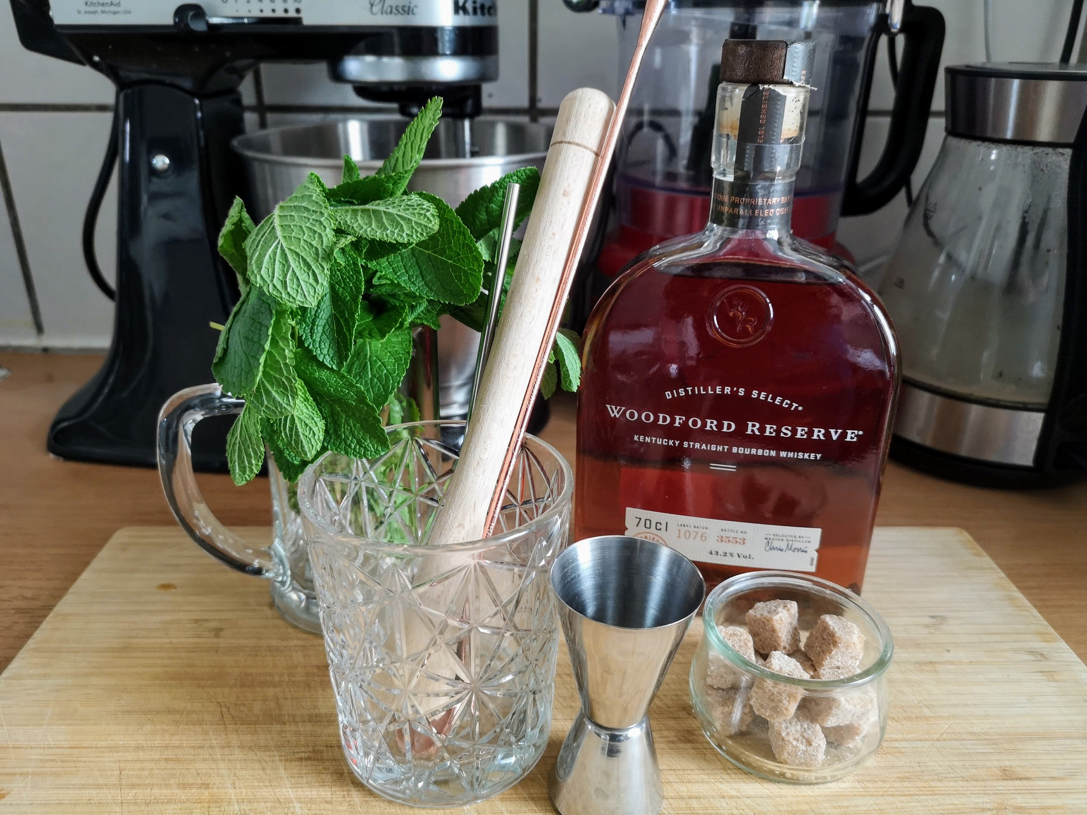 Perfect Mint Julep Recipe With Woodford Reserve Bourbon