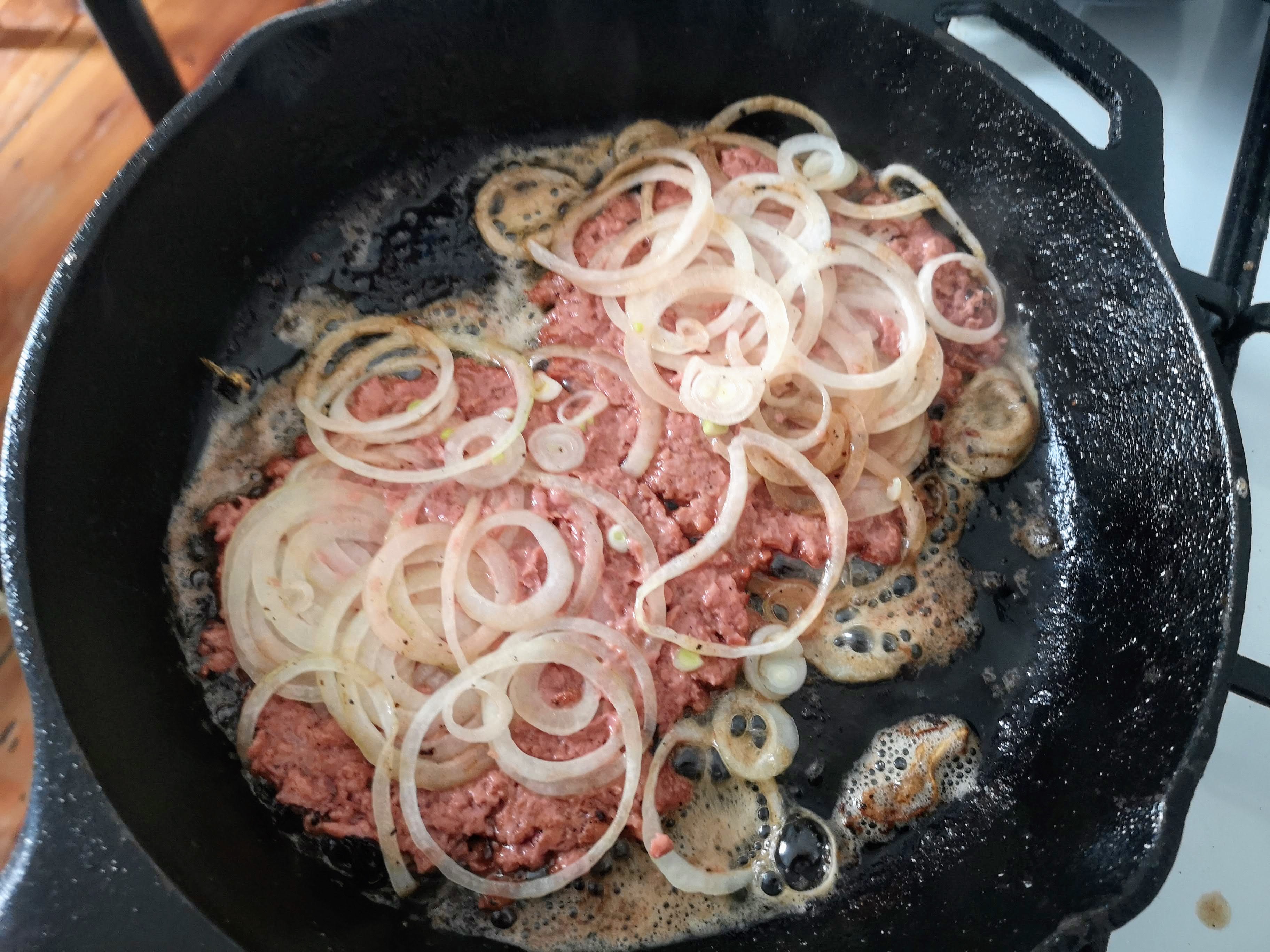 Oklahoma Onion Smashed Burgers In Cast Iron Pan - Sip Bite Go