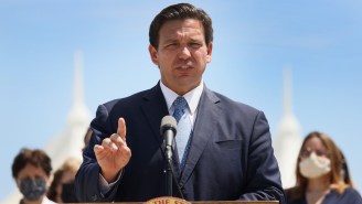Ron DeSantis Dragged For A Video In Which He Bullies A Bunch Of Students Into Taking Off Their Masks