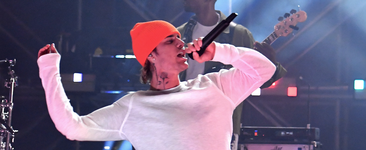 Justin Bieber performing on 'The Voice'