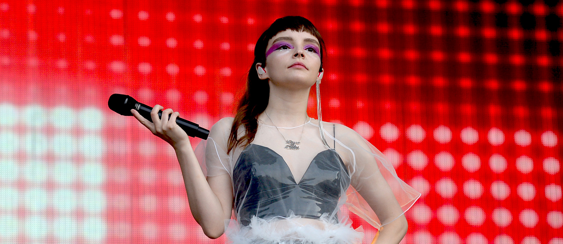 10. The Impact of Lauren Mayberry's Blonde Hair on Pop Culture - wide 5