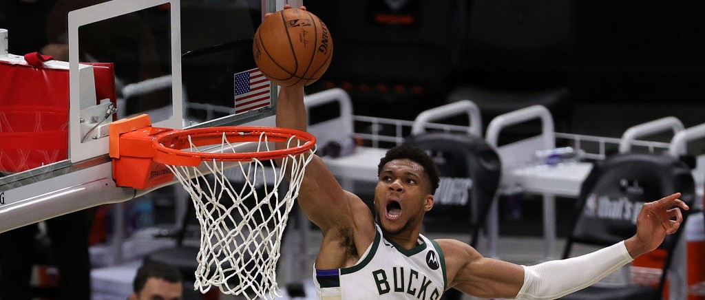 giannis-dunk-top.jpg