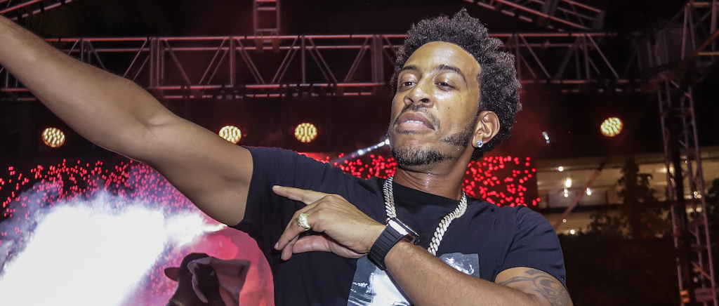 Lil Duval Smile Bitch ft. Snoop Dogg, Ball Greezy YouTube