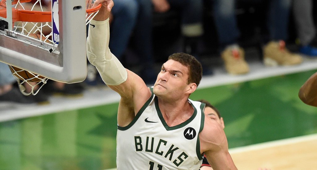 NBA - Brook Lopez dropped 33 PTS in the Milwaukee Bucks