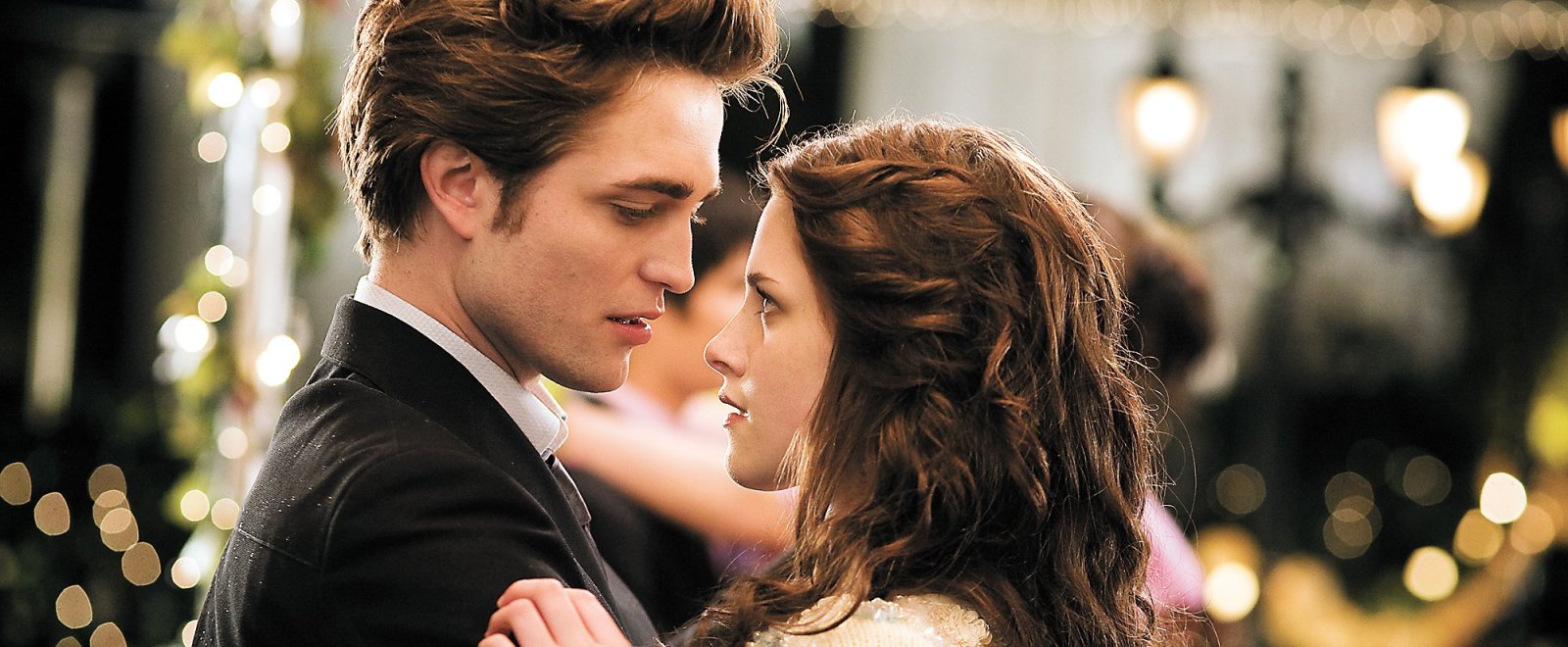 edward-bella-twilight.jpeg