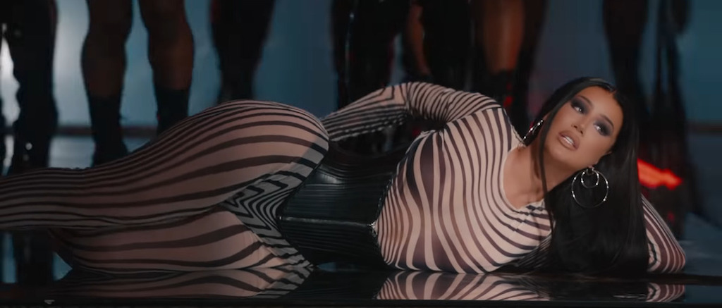 iggy-azalea-i-am-the-strip-club-video-top.jpg