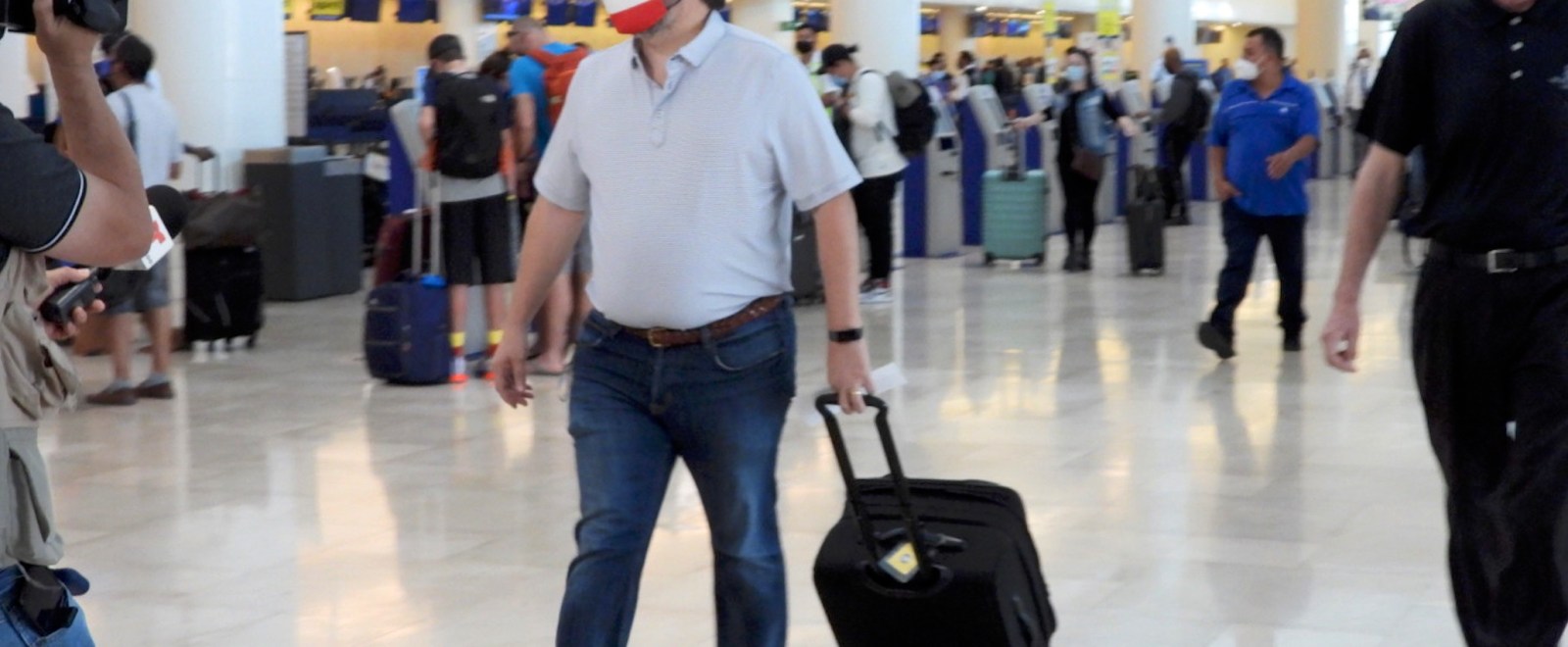 ted-cruz-airport.jpg