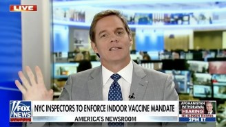 Fox News Host Bill Hemmer Boasted About Walking Out Of A Restaurant After They Asked To See His Photo ID With His Vaccine Card