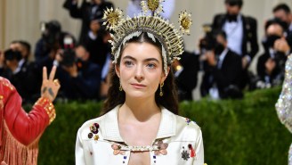 Lorde Worries About The Environmental Impact Of The Trip To Antarctica That Inspired ‘Solar Power’