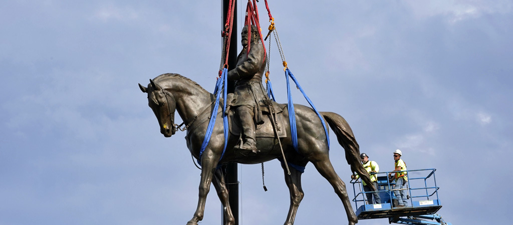 robert-e-lee-statue-top.jpg