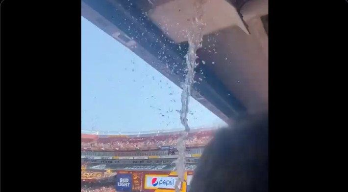 Pipe bursts overhead at FedEx Field, soaking Washington Football Team fans  - ESPN