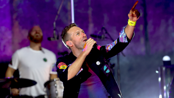 Coldplay And Natalie Imbruglia Cover Olivia Newton-John