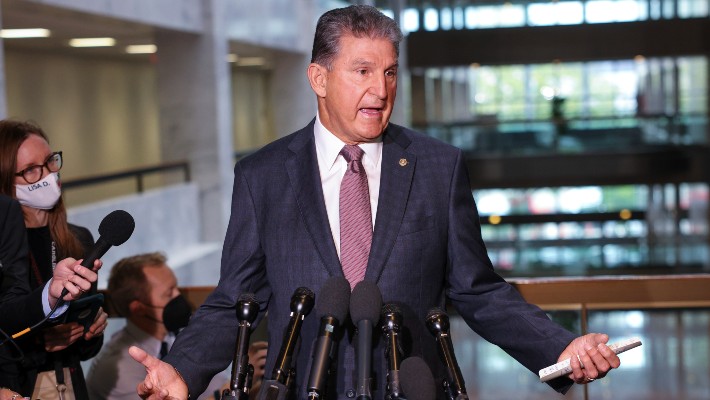 Joe Manchin Threw Shade At Krysten Sinema Over Landmark Bill – UPROXX